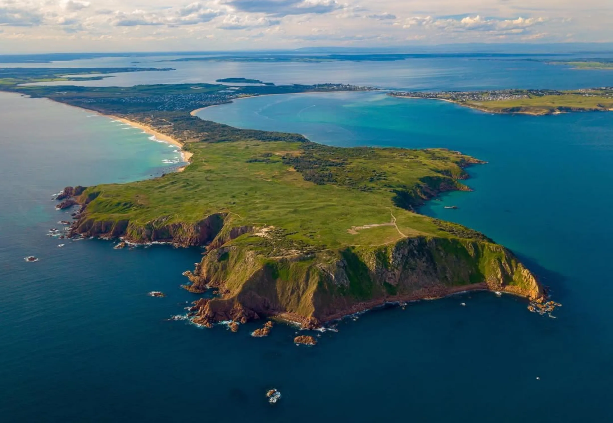 Read more about the article Why Is Phillip Island So Cold? Weather & Climate Explained