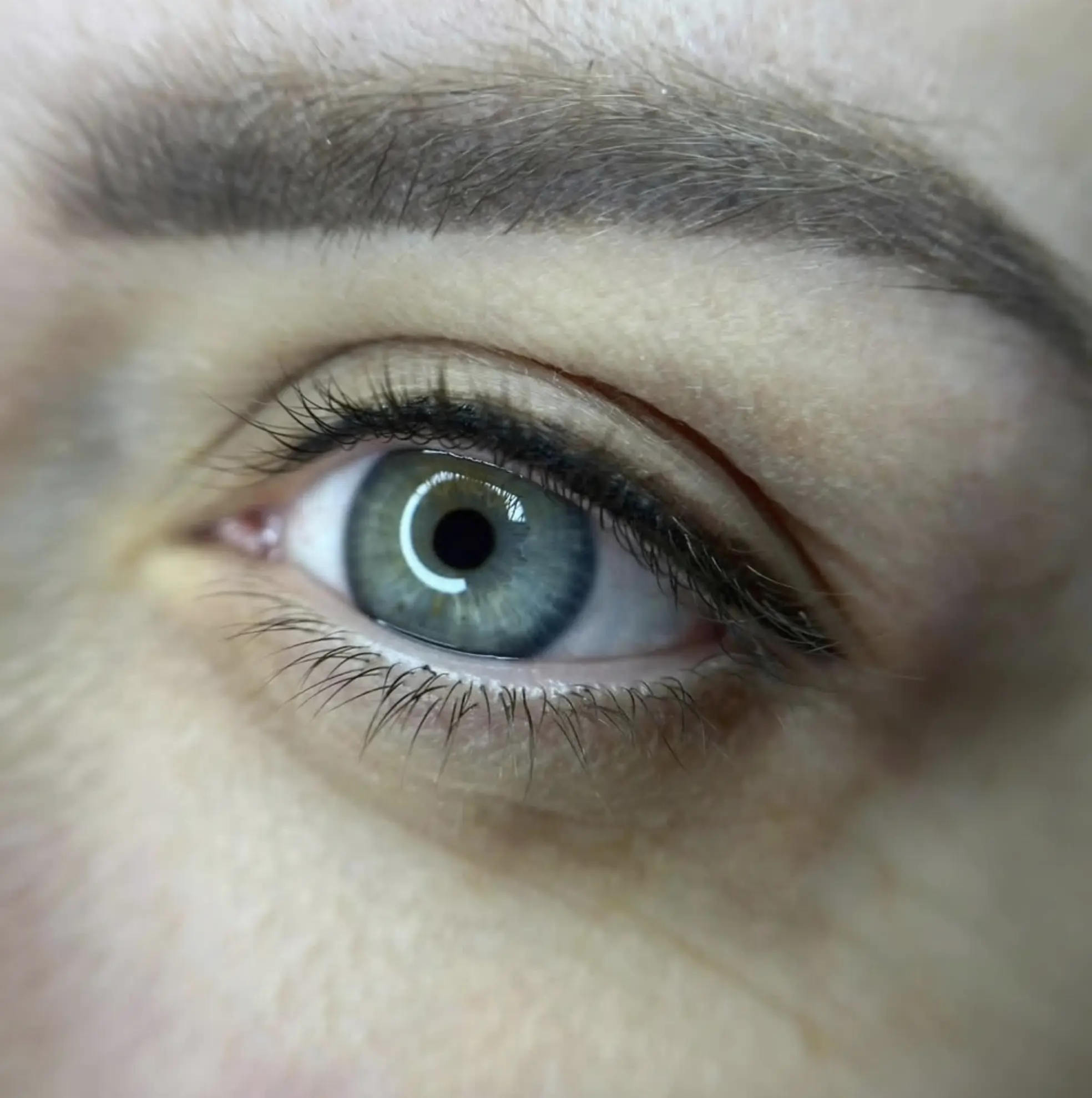 Eyeliner tattoo touch-up